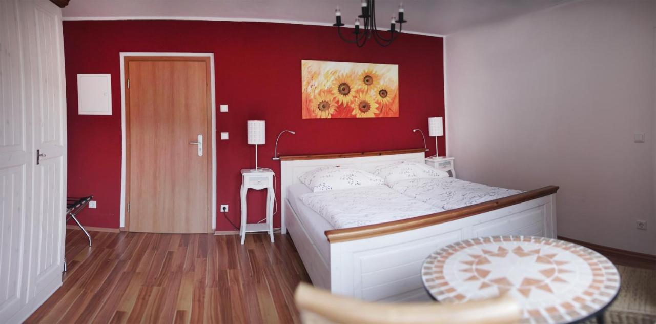 Pension & Seminarhaus "Haus Am Fluss" Laurenburg Екстер'єр фото